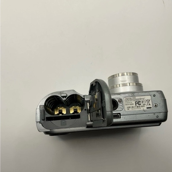 Samsung Digimax D53 5.0MP Compact Digital Camera - Picture 5 of 5